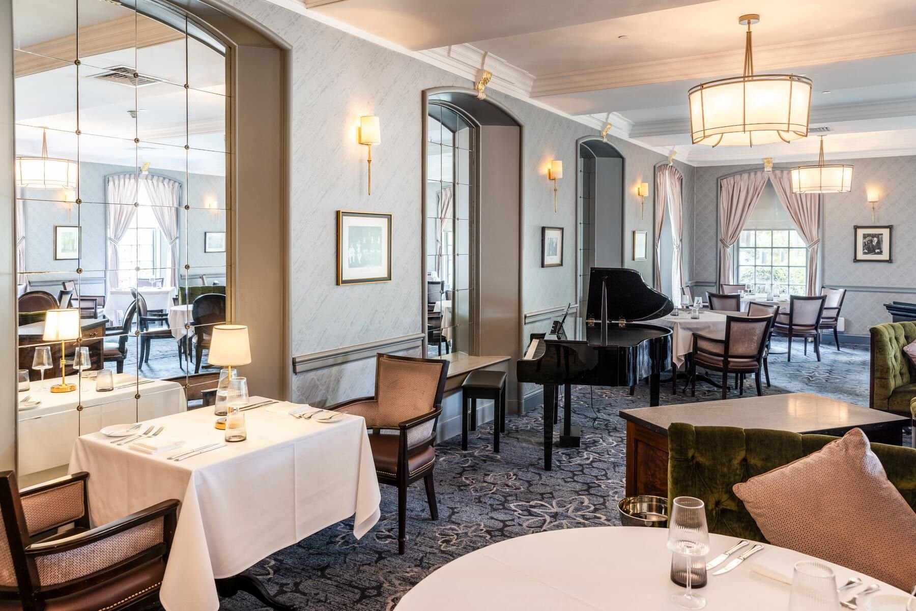 Rockefellers, Restaurant in Williamsburg