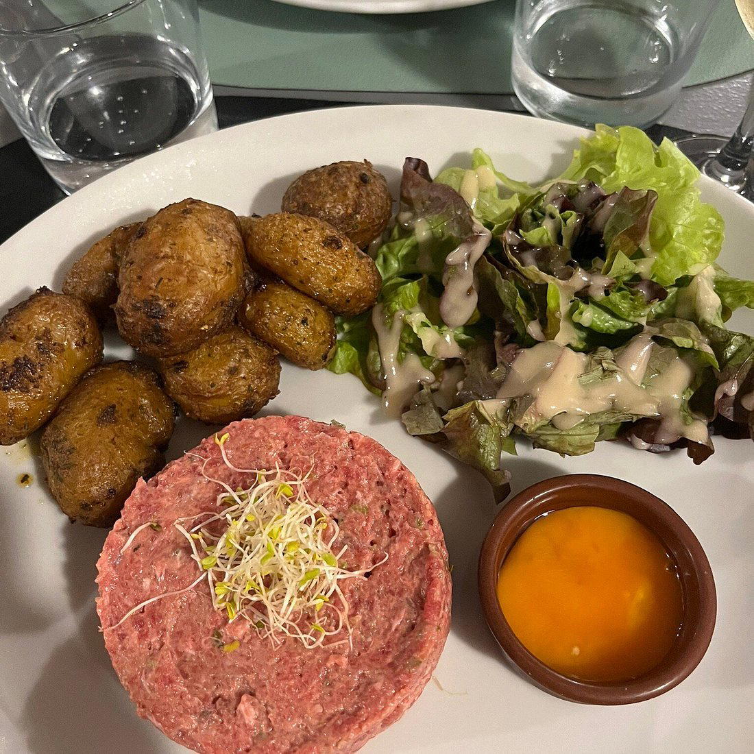 La Gare Aux Gourmets restaurant in Woincourt, France