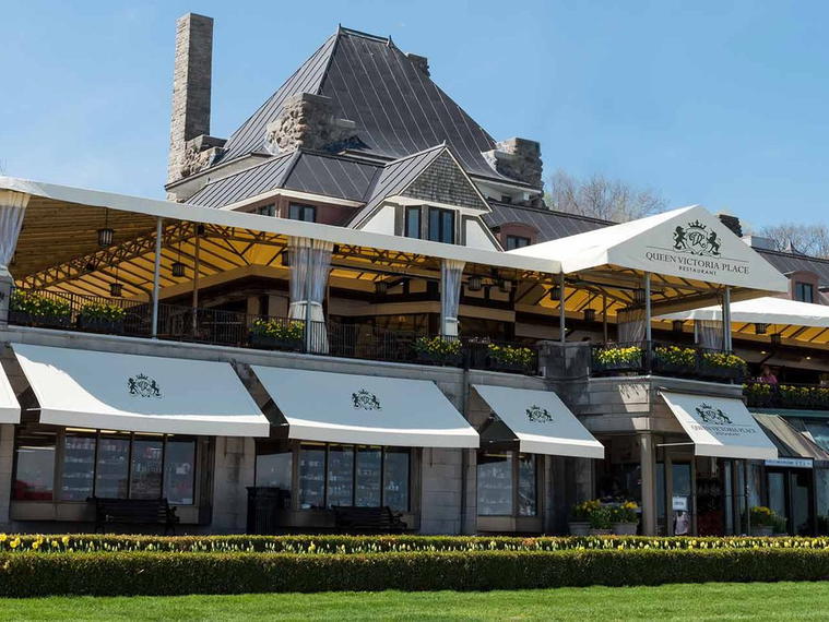 Queen Victoria Place Restaurant, Niagara Falls, Canada