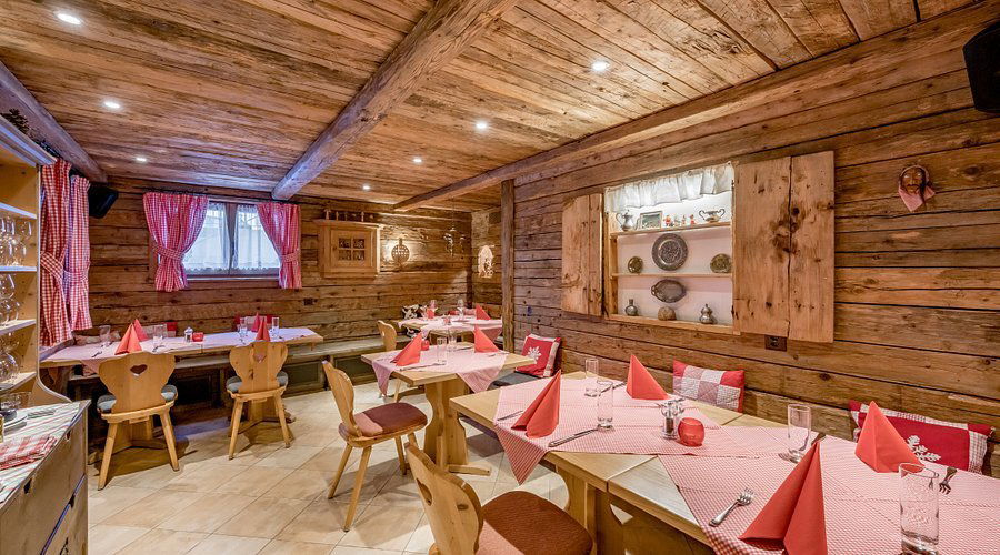 La Grotta, Restaurant in Samnaun