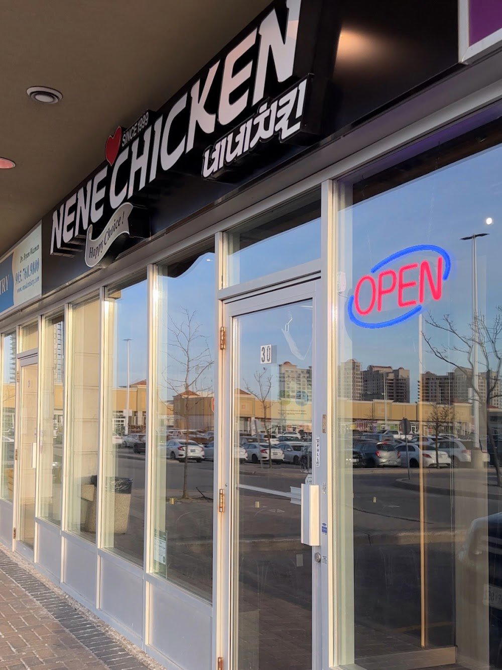 NeNe Chicken Vaughan restaurant in Vaughan, Canada