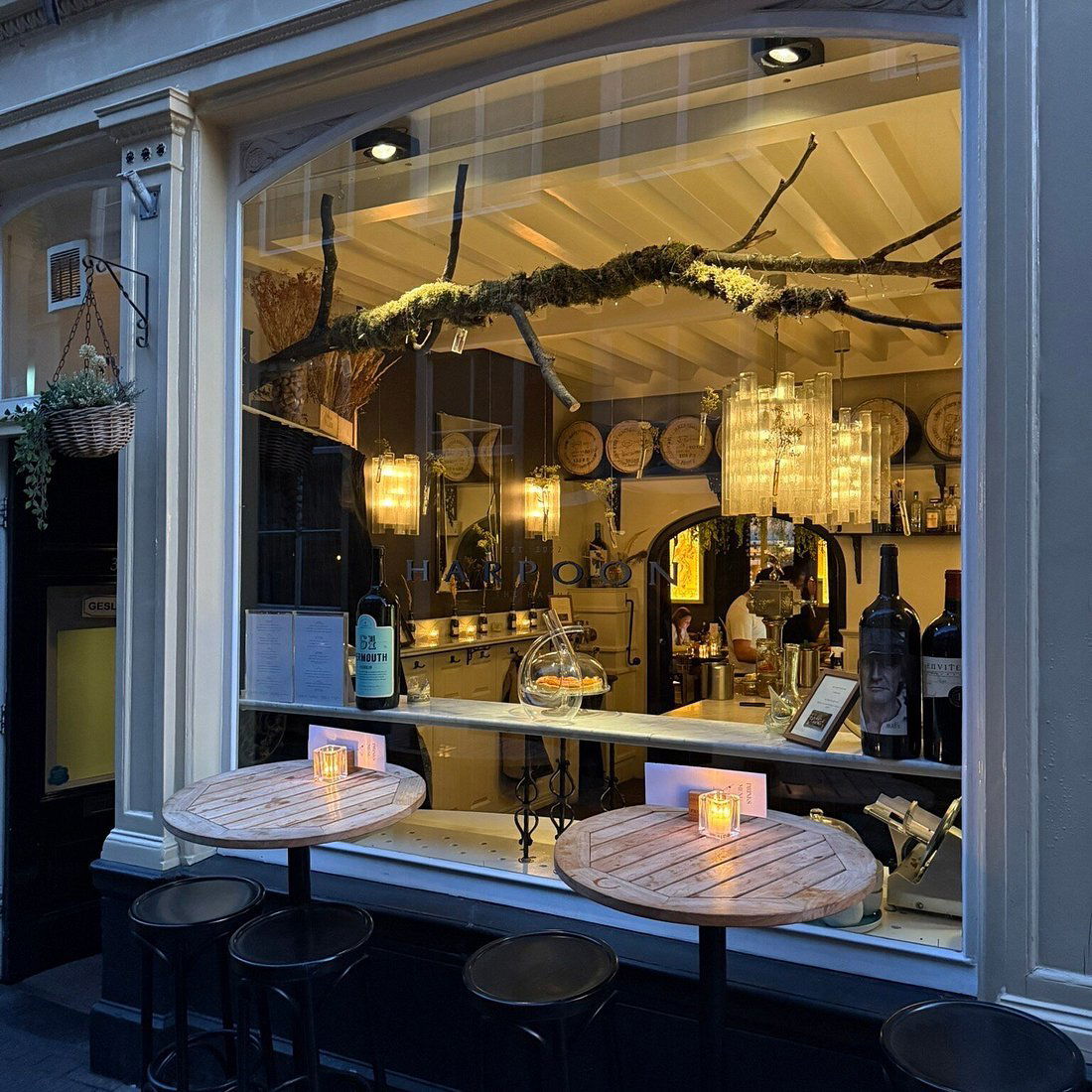 Harpoon, Restaurant in The Hague