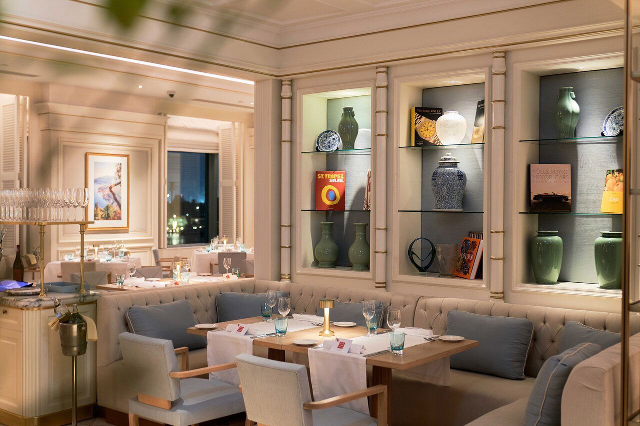 Riviera, Restaurant in Cairo