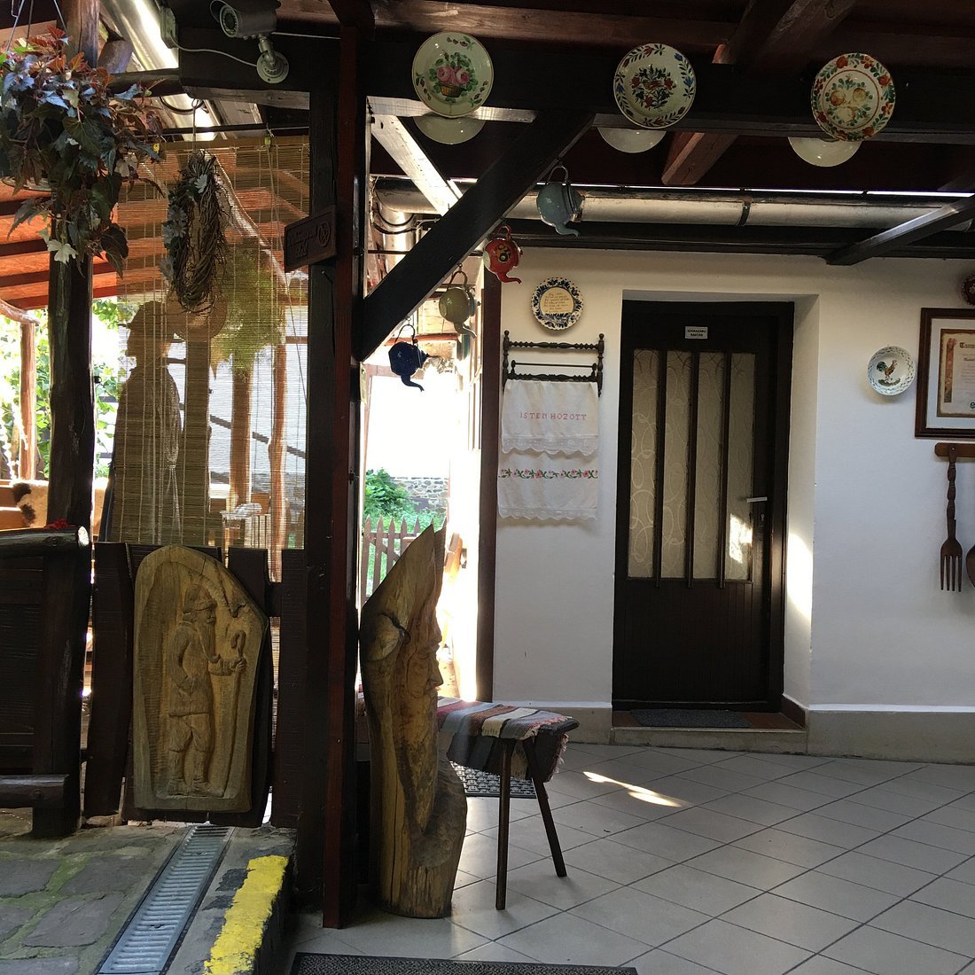 Muskátli vendéglő restaurant in Holloko