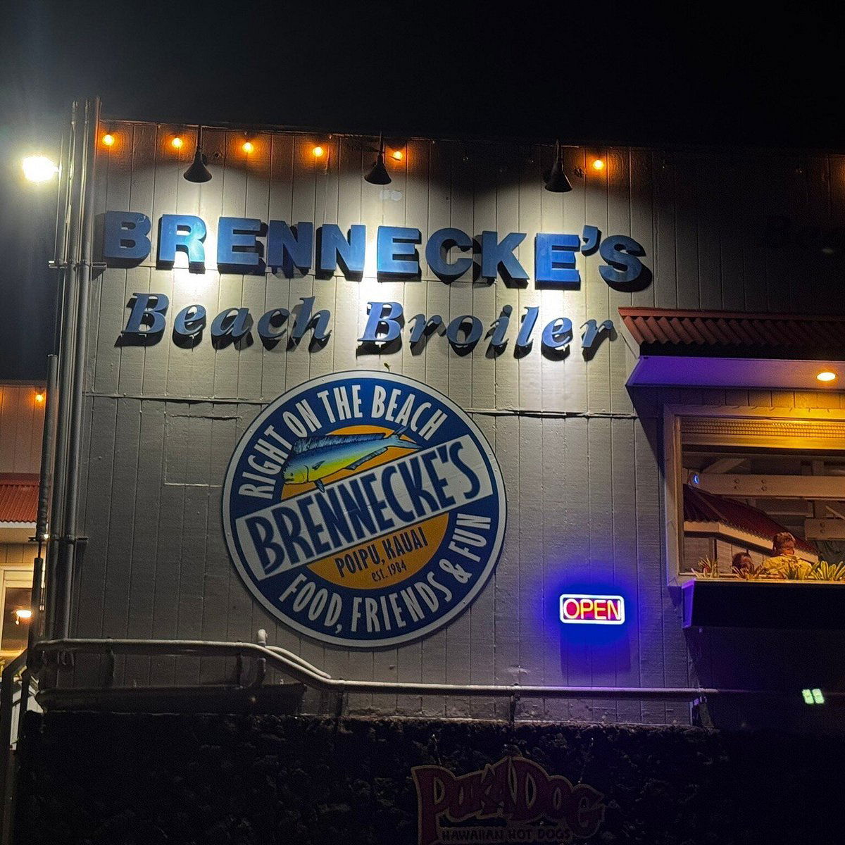 Brennecke's Beach Broiler, Restaurant in Koloa
