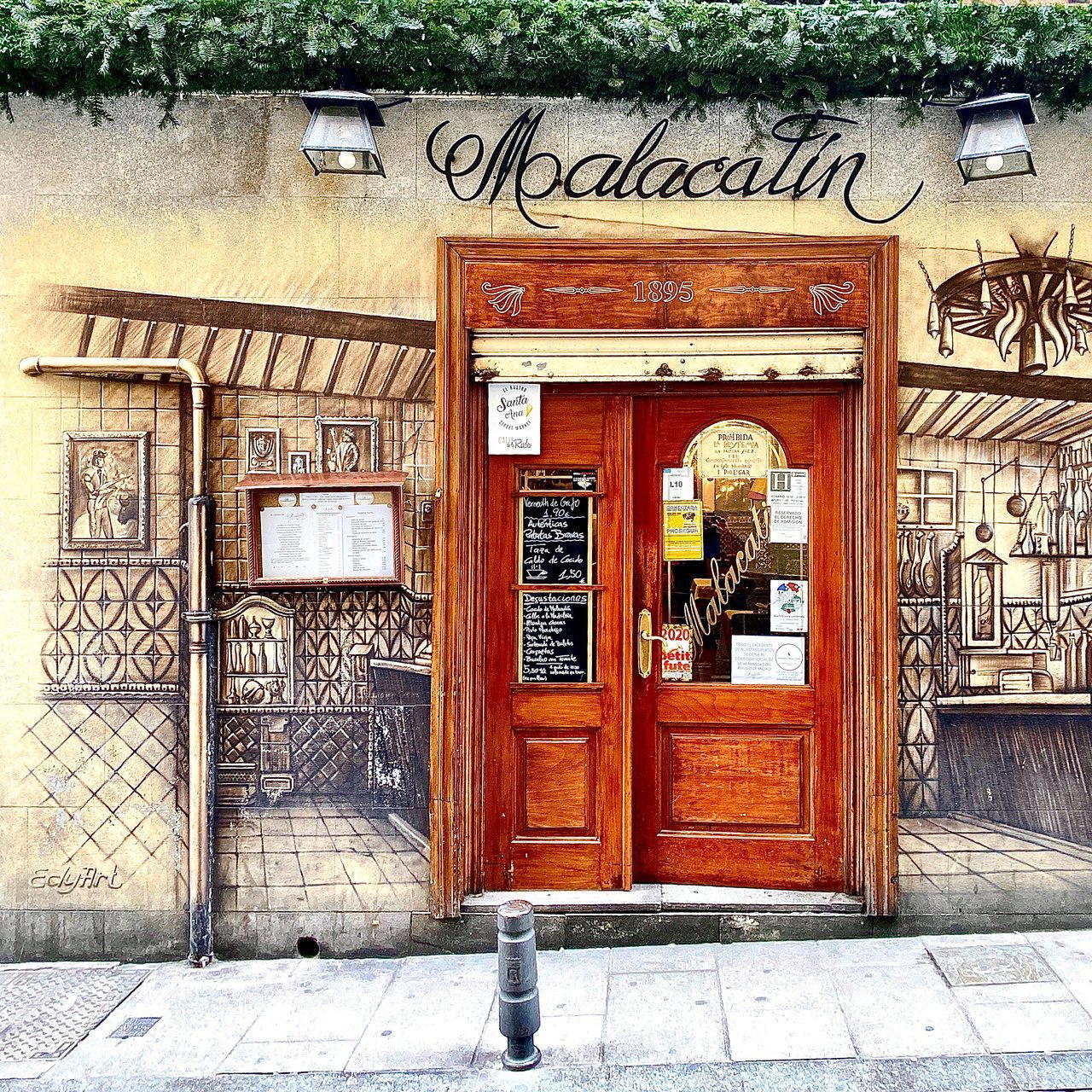 Malacatín restaurant in Madrid, Spain