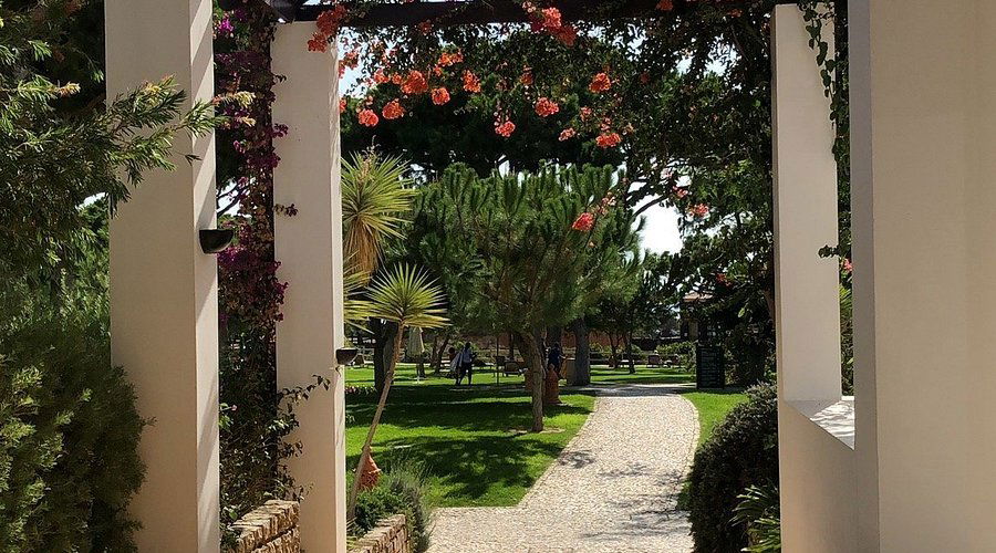 Jardim Colonial, Restaurant in The Algarve