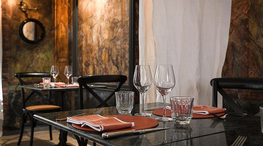 Domitia - Maison de Cuisinier restaurant in Beaumettes, France