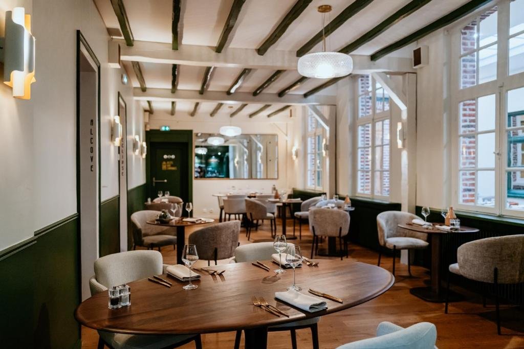 Hostellerie Saint-Louis, Restaurant in Bollezeele