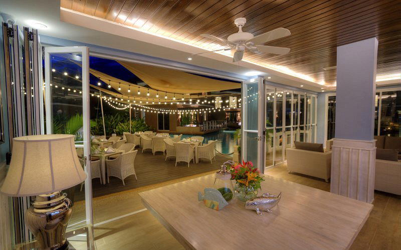 The Boathouse restaurant in Bohol