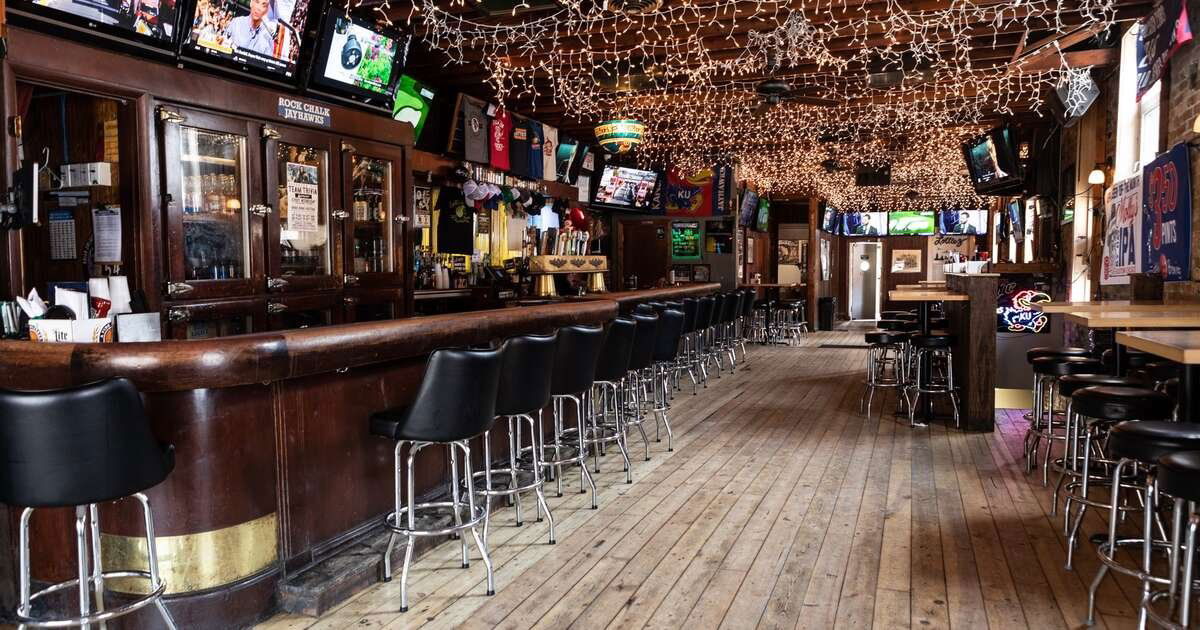Lotties Pub, Restaurant in Chicago