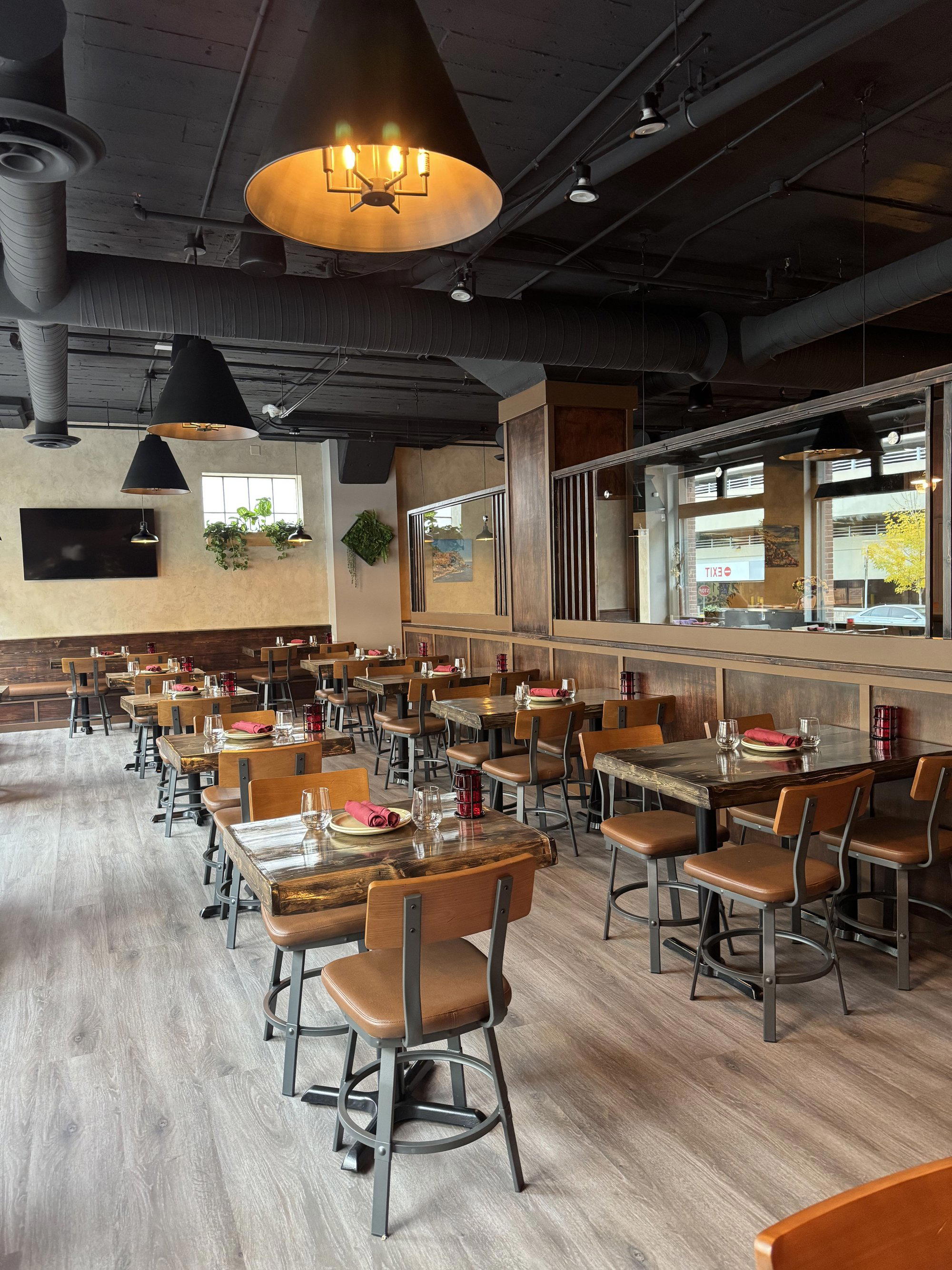 Toscana Italian Grill on 10th restaurant in Calgary, Canada