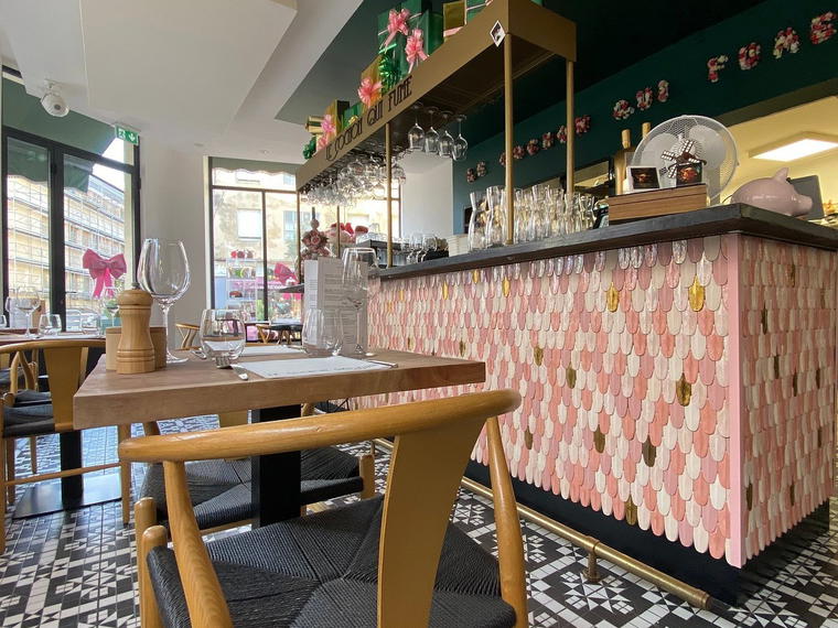 Le cochon qui fume, Arles, France