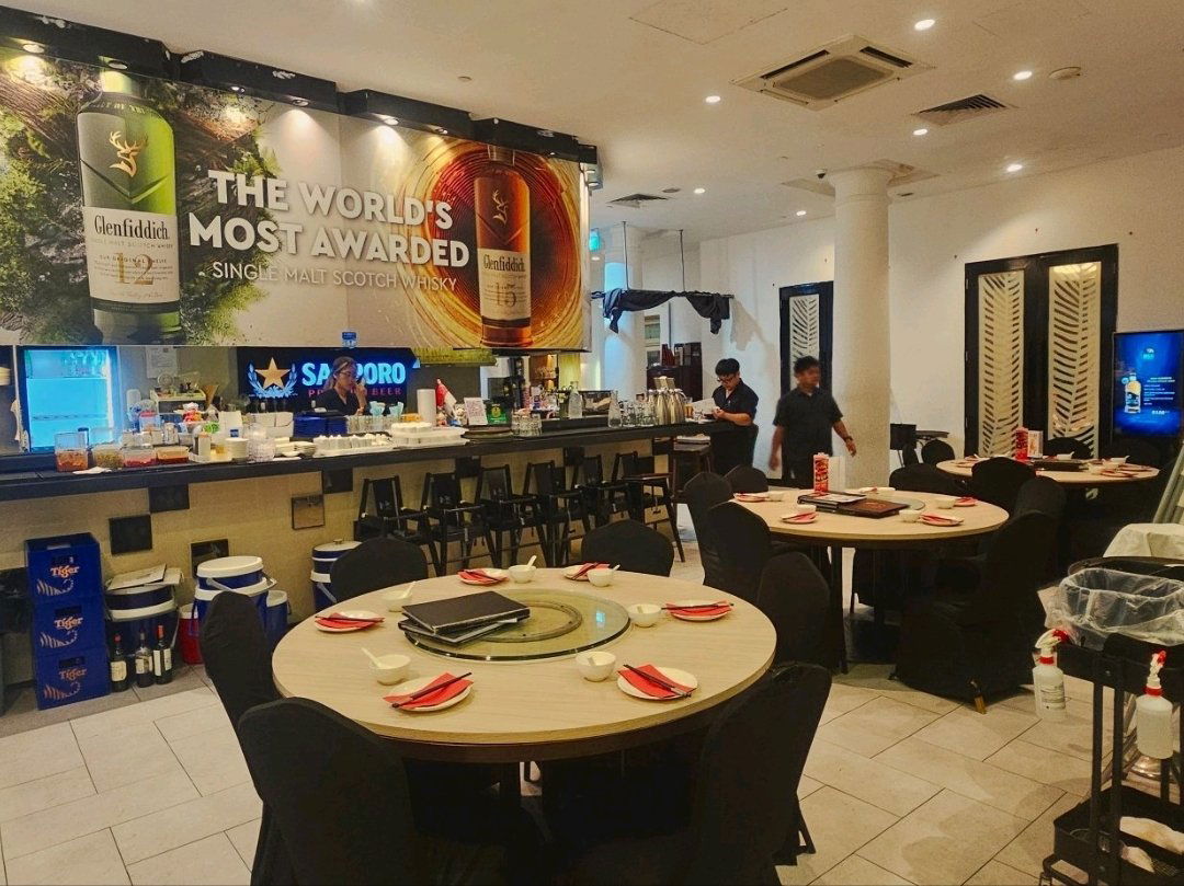 New Ubin Seafood at CHIJMES, Restaurant in Singapore