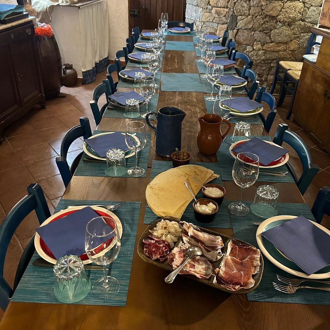 Home Restaurant Sa horte de su Poeta, Restaurant in Oliena