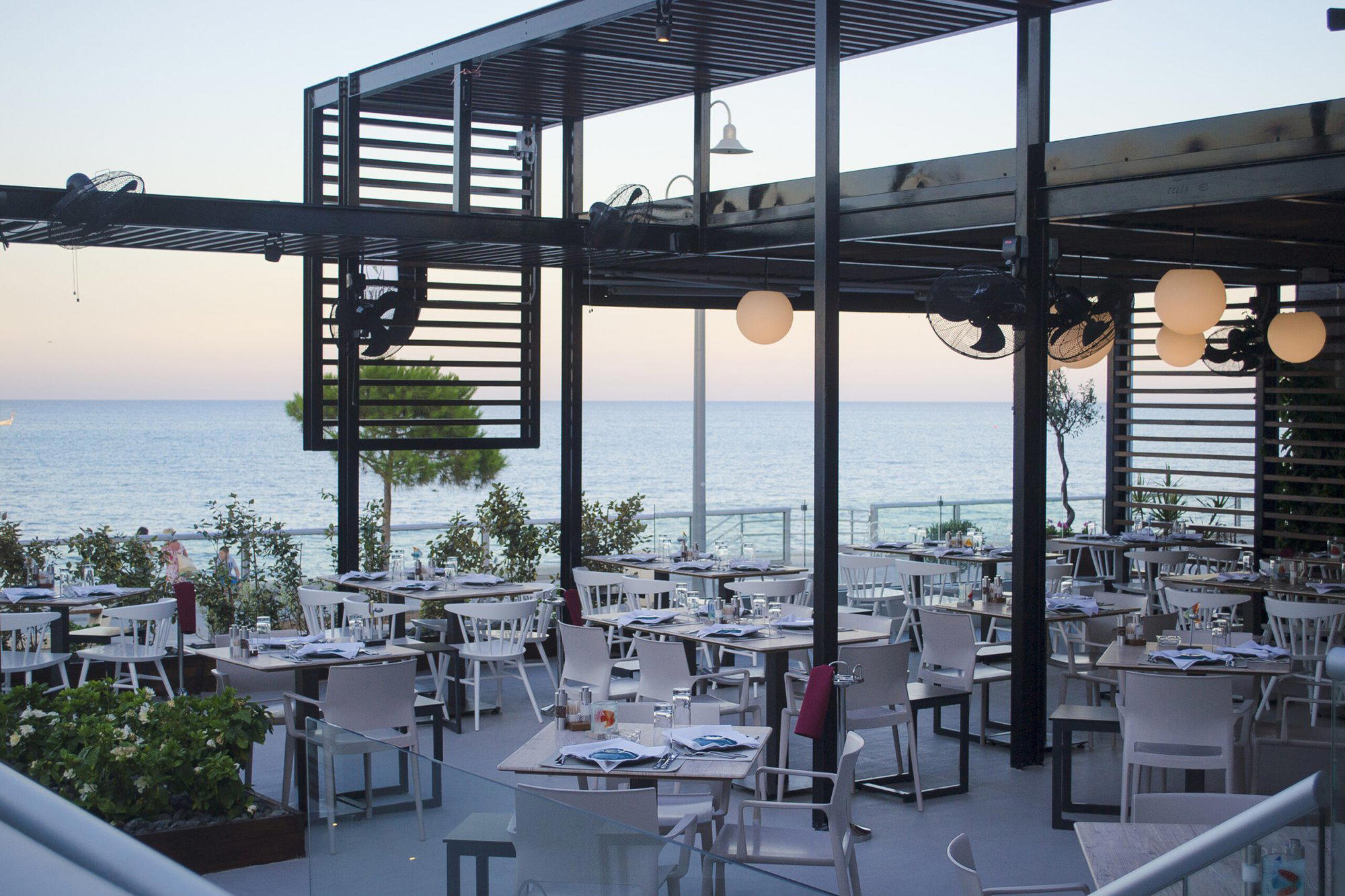 Pyxida Fish Tavern restaurant in Nicosia