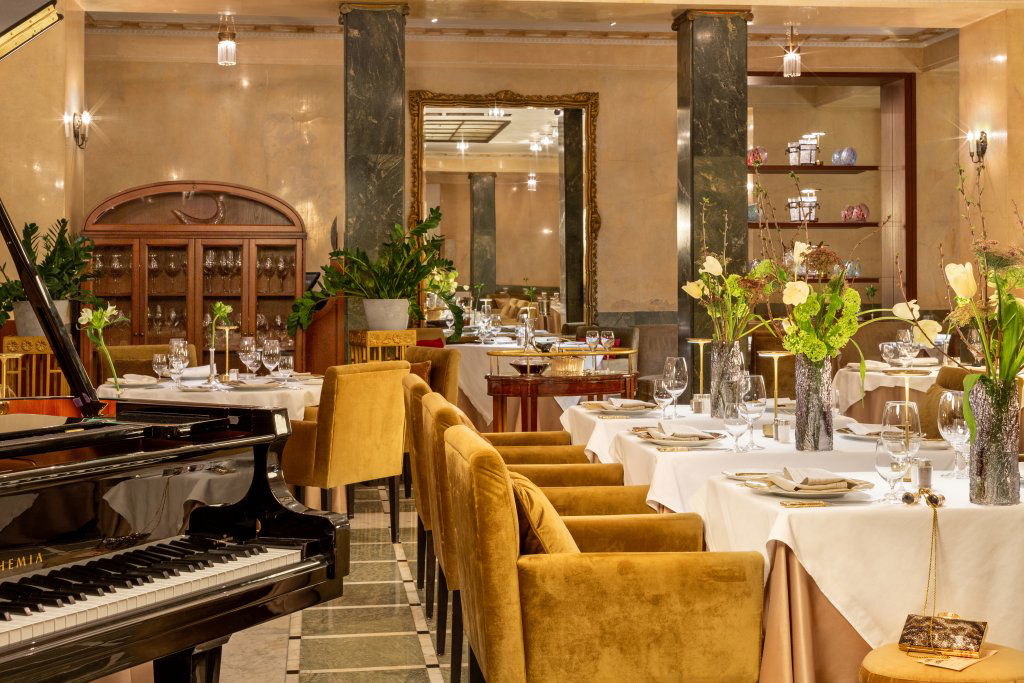 Caviar Bar & Restaurant, Restaurant in Saint Petersburg