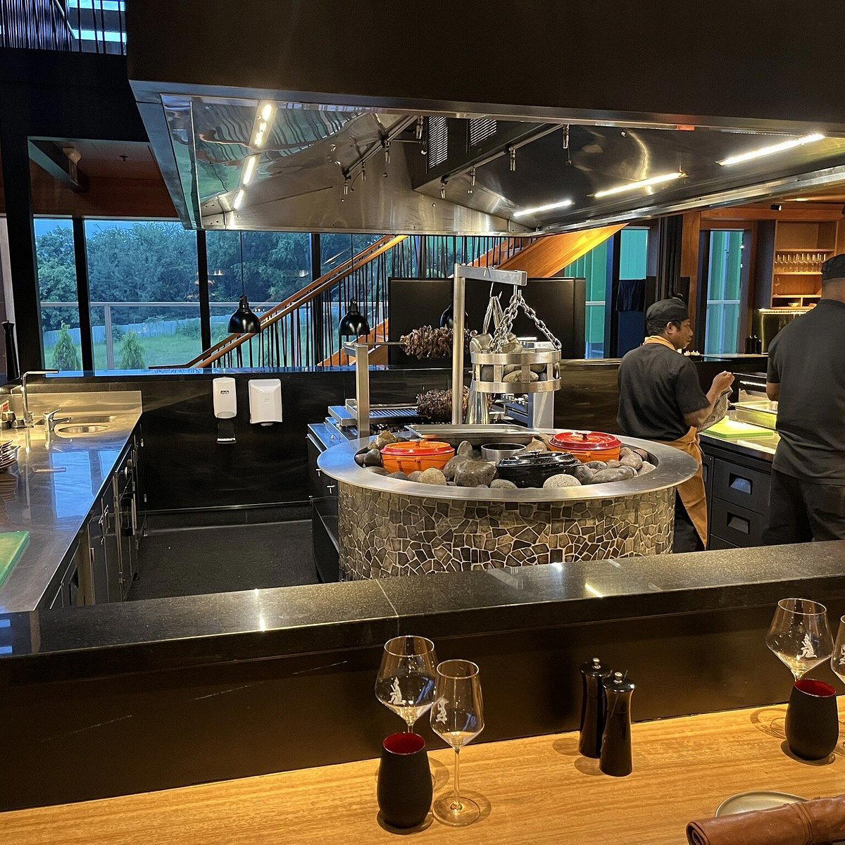 Mumu restaurant in Port Moresby