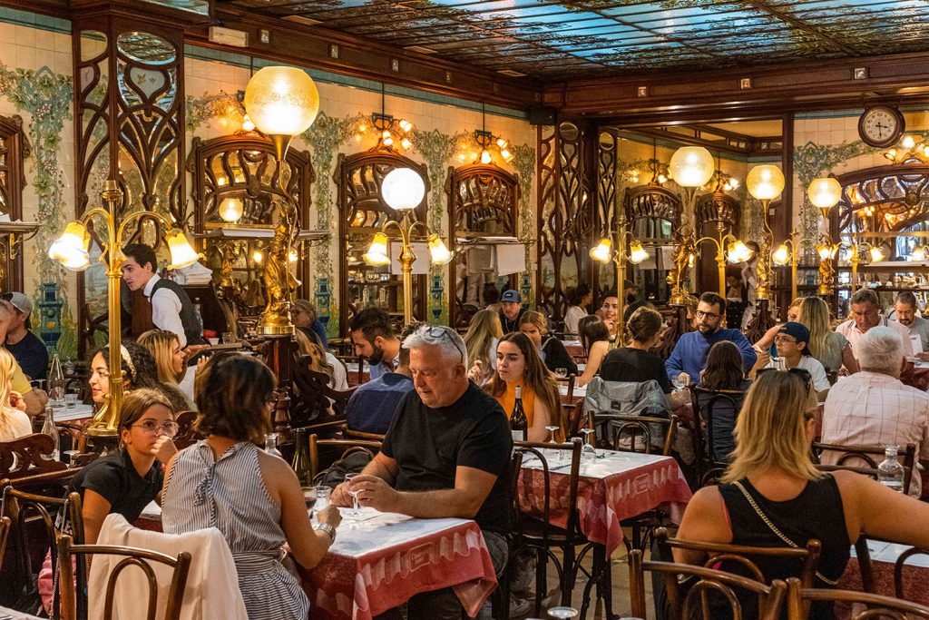 Bouillon Chartier, Restaurant in Paris