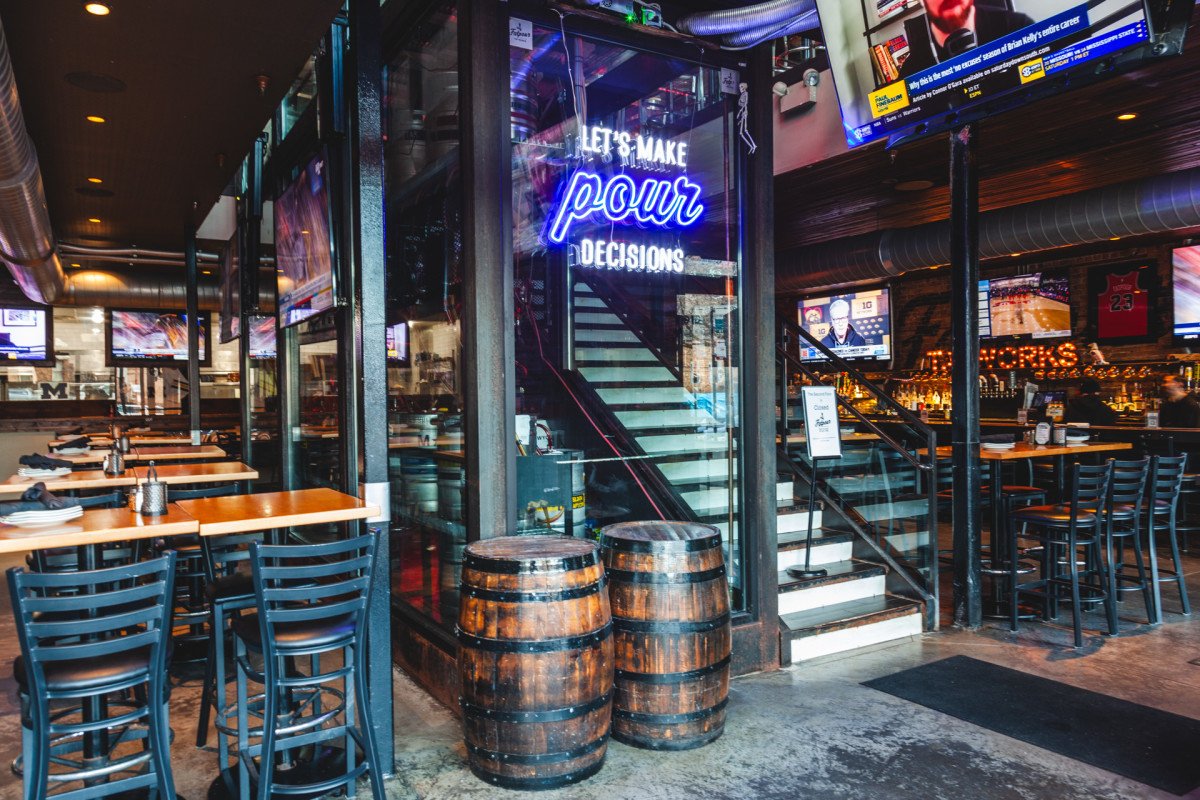 Fatpour Tap Works - Wicker Park, Restaurant in Chicago