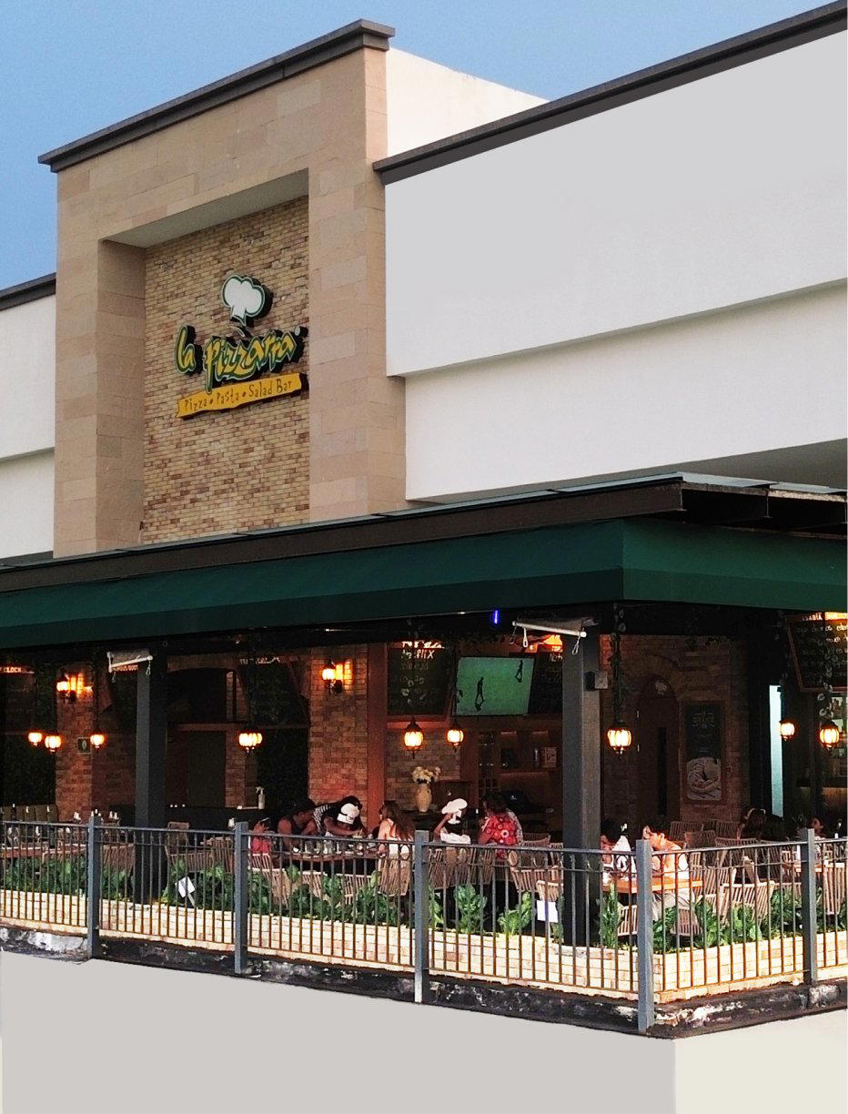 La Pizzarra Plaza La Isla restaurant in Cancún, Mexico