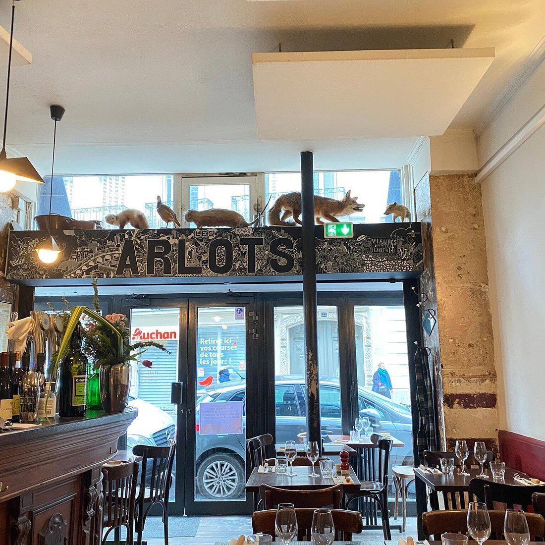 Les Arlots restaurant in Paris, France