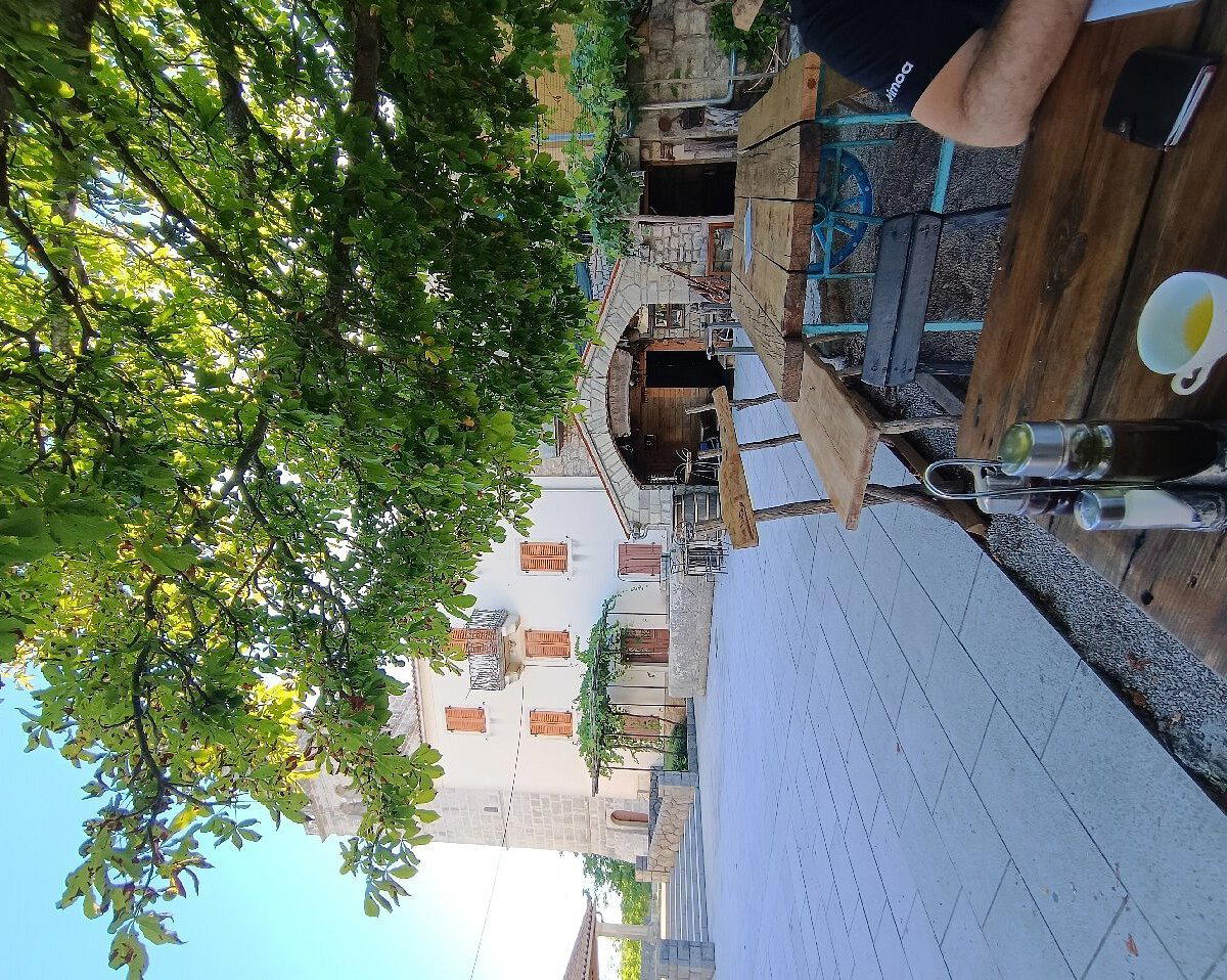 Konoba Tri Maruna restaurant in Poljica, Croatia