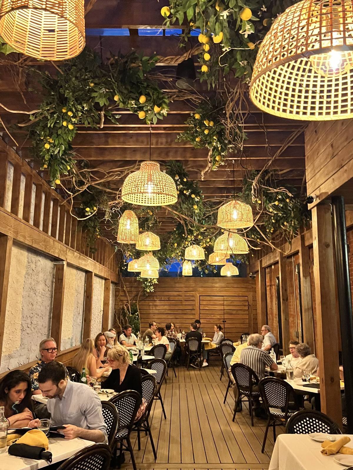 Casa Nostra, Restaurant in Philadelphia