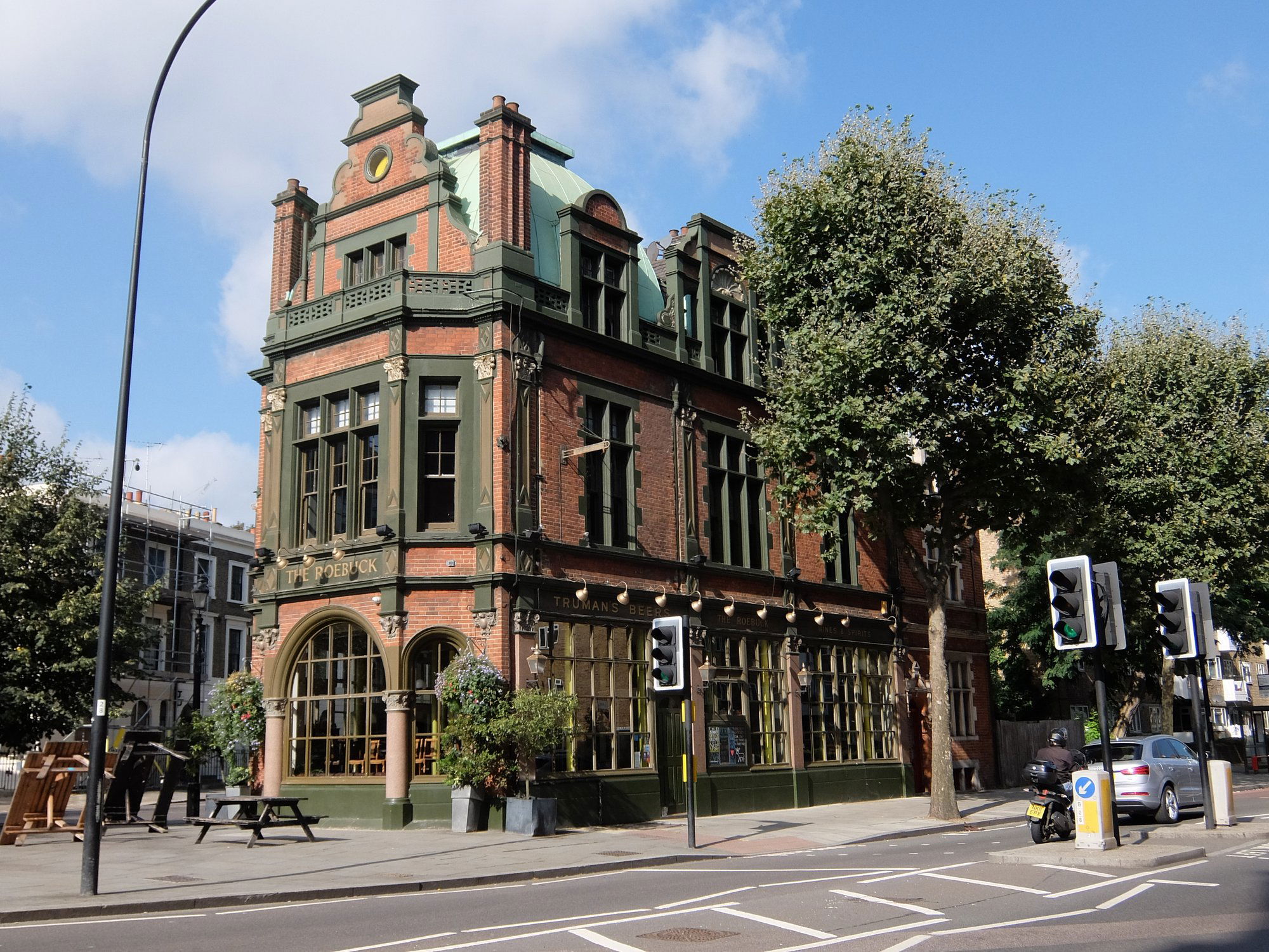 Roebuck, Restaurant in London
