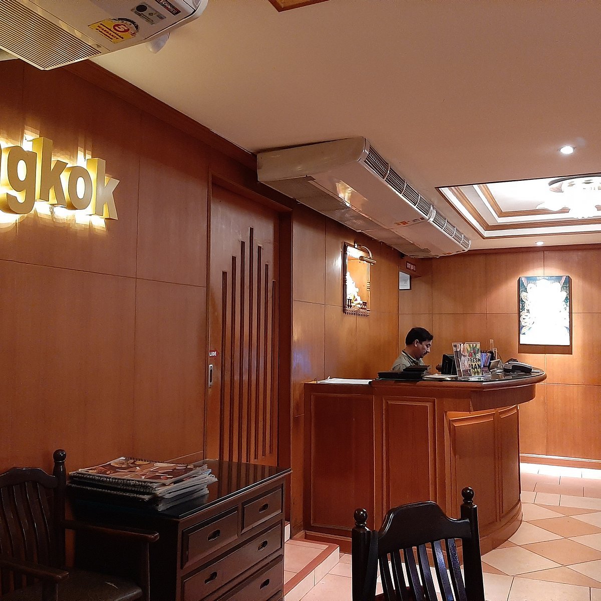 Dosa Express - Sukhumvit 22 - Real Taste of South , North Indian and Punjabi Food, Restaurant in Khlong Toei
