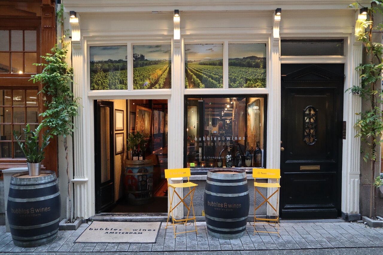 Bubbles & Wines Amsterdam restaurant in Amsterdam, Netherlands