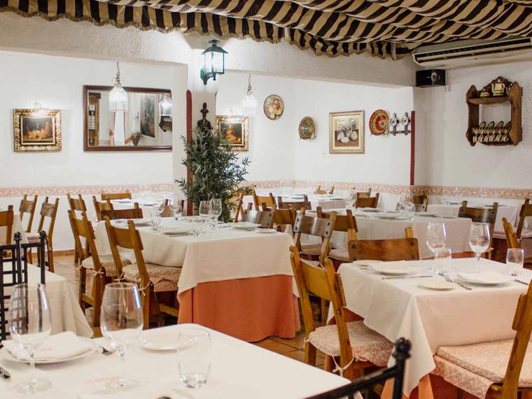 La Taberna de Cuatro Caminos, Almodóvar del Río, Spain