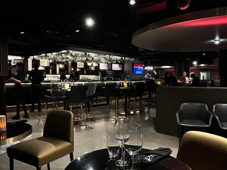 Mythik, Montréal, Canada