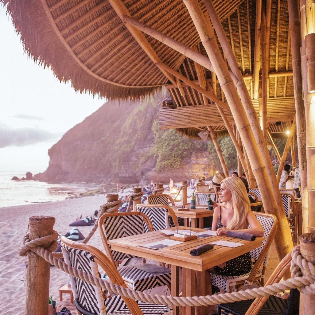 Sundays Beach Club