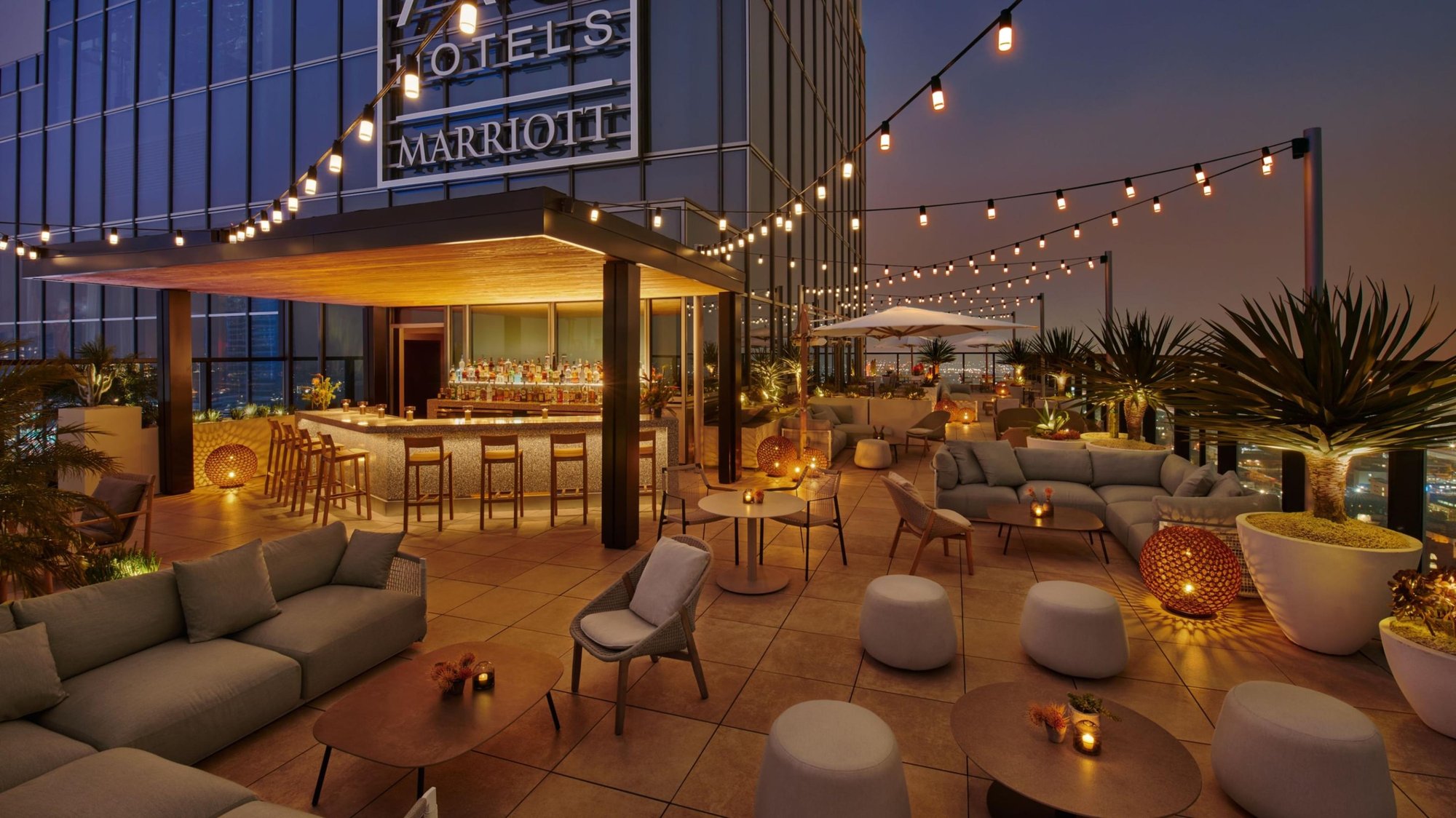 La Lo La Rooftop, Restaurant in Los Angeles