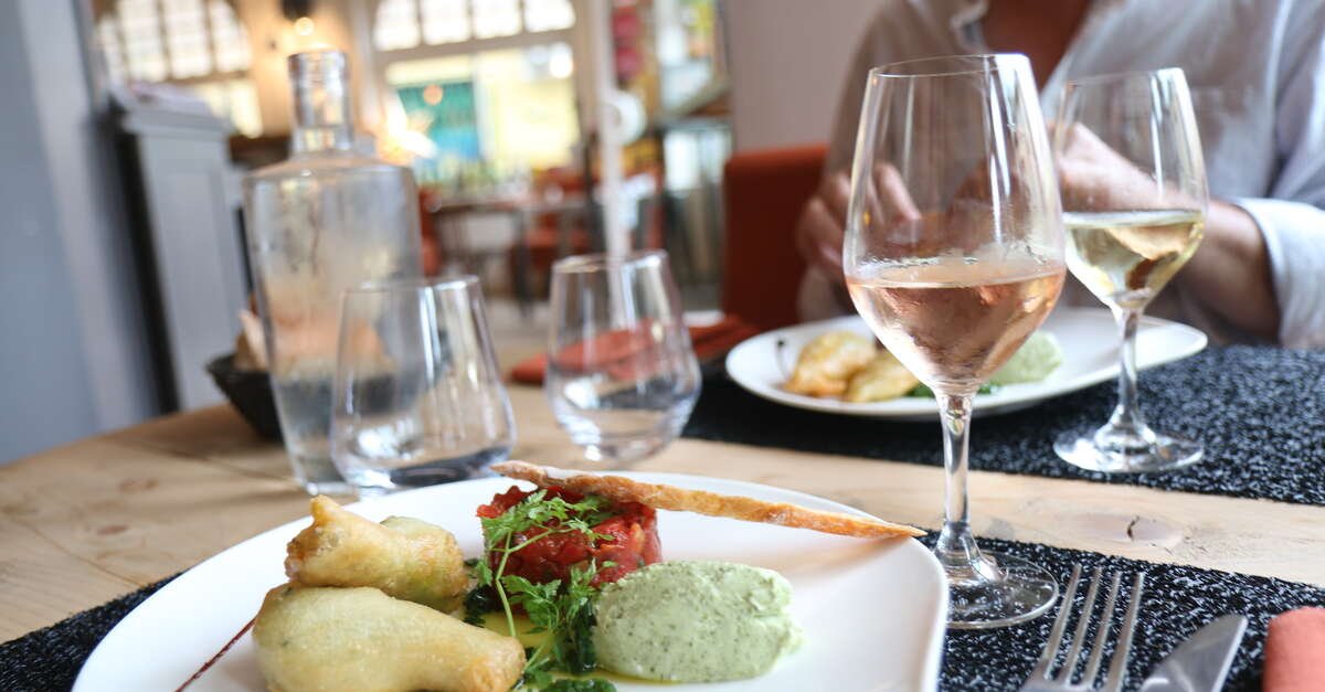 Au comptoir, Restaurant in Piolenc