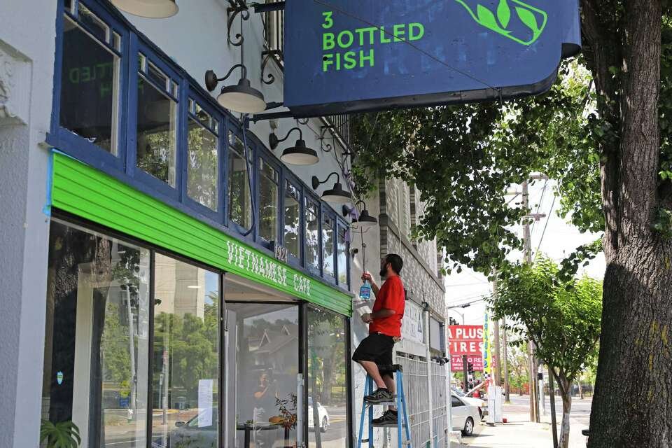 3 Bottled Fish, Restaurant in Oakland