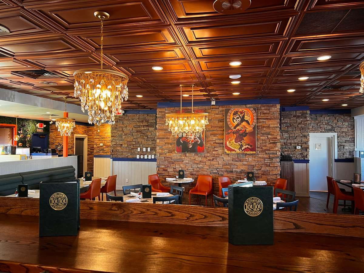 Lou Lou in Middletown, Restaurant in Louisville