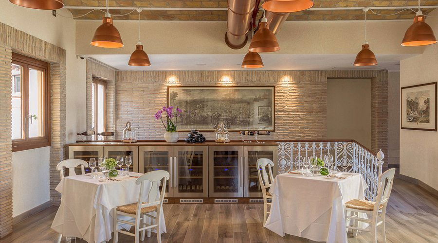 Sky Blu Restaurant, Restaurant in Rome
