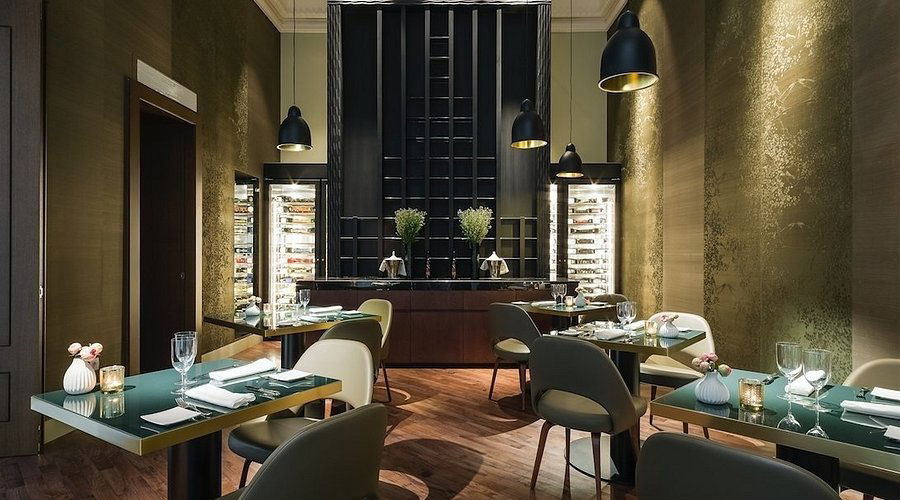 María Luisa Restaurant, Restaurant in Seville