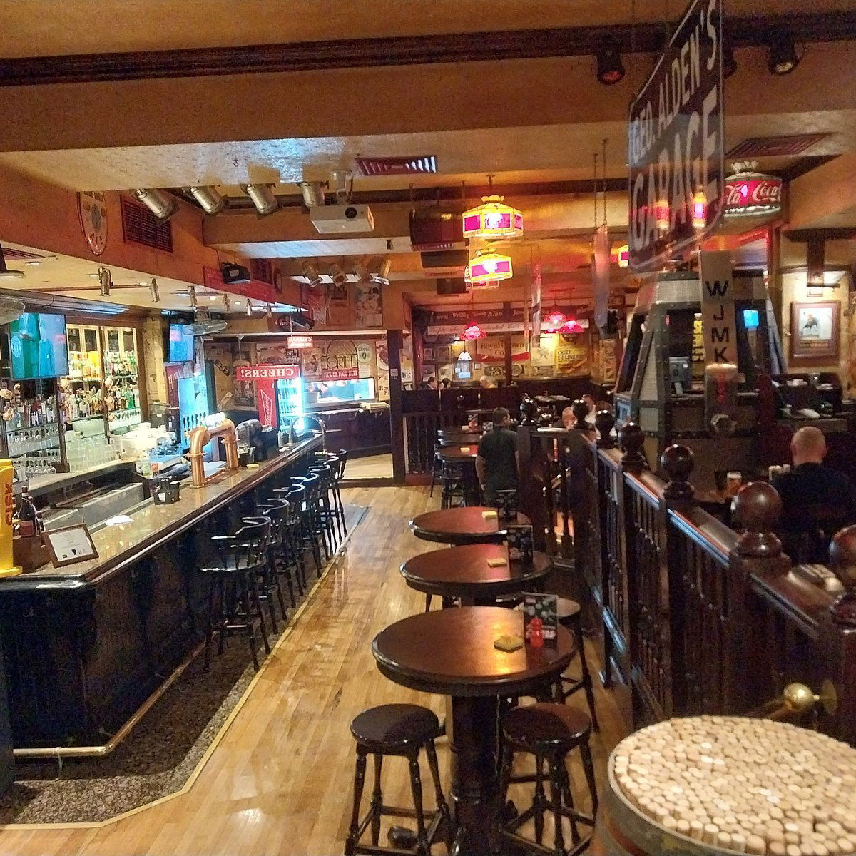 Hanks, Restaurant in St Julian's
