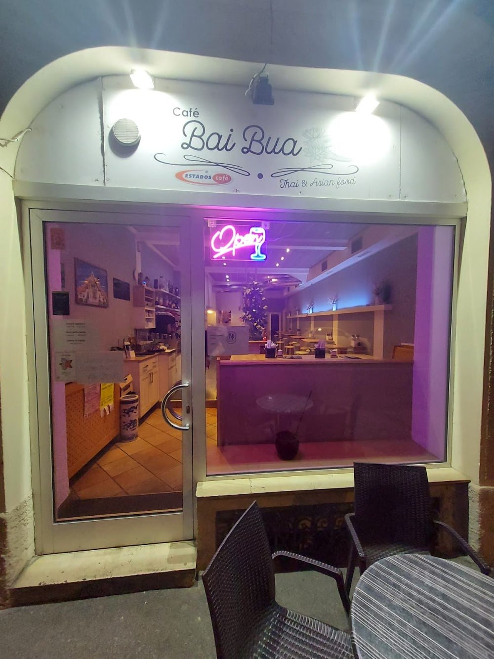 Café Bai Bua, Restaurant in Merano