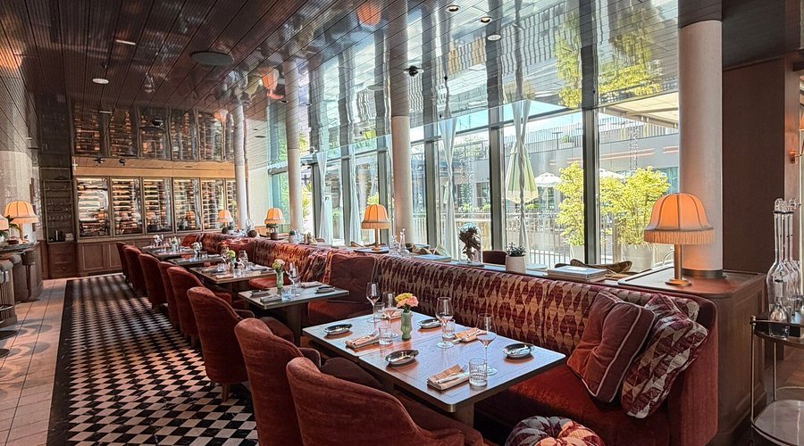 Neue Hoheit Restaurant, Vienna, Austria