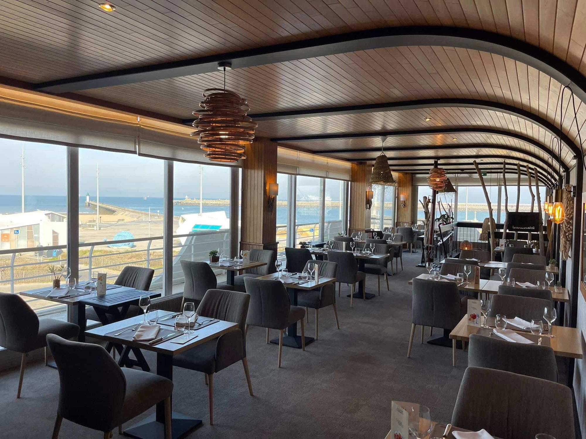Au Côte d'Argent restaurant in Calais, France