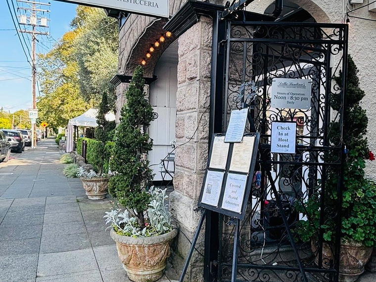 Della Santina's, Sonoma, United States