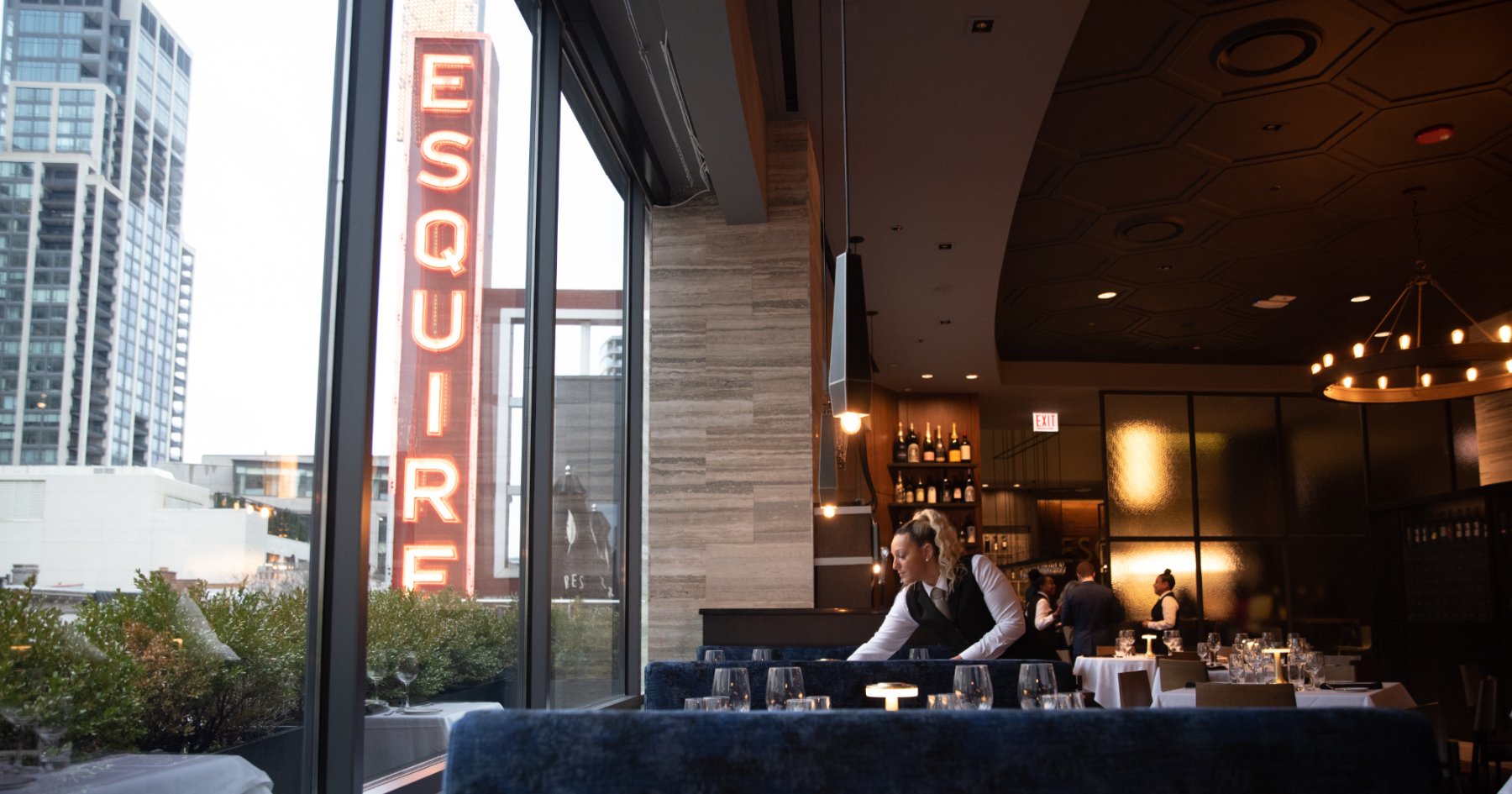 Esquire, Restaurant in Chicago