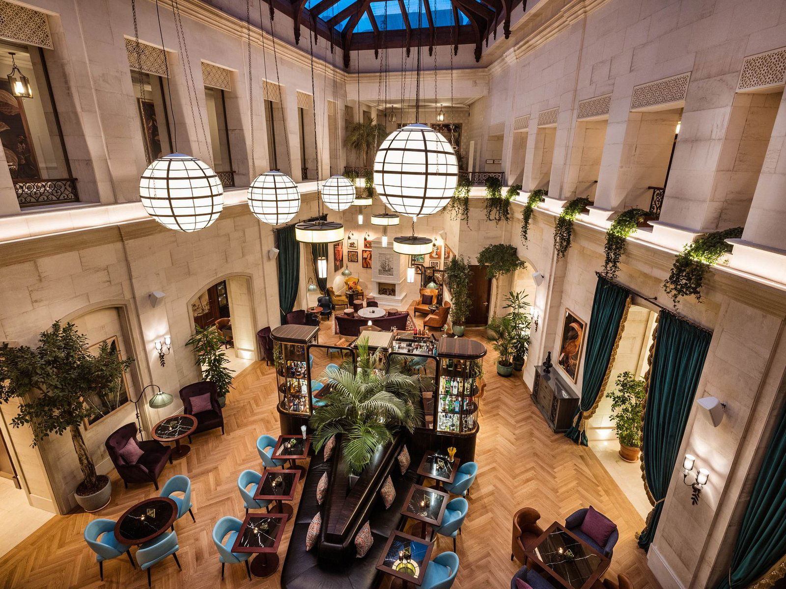 Latitude and Longitude, Restaurant in Baku