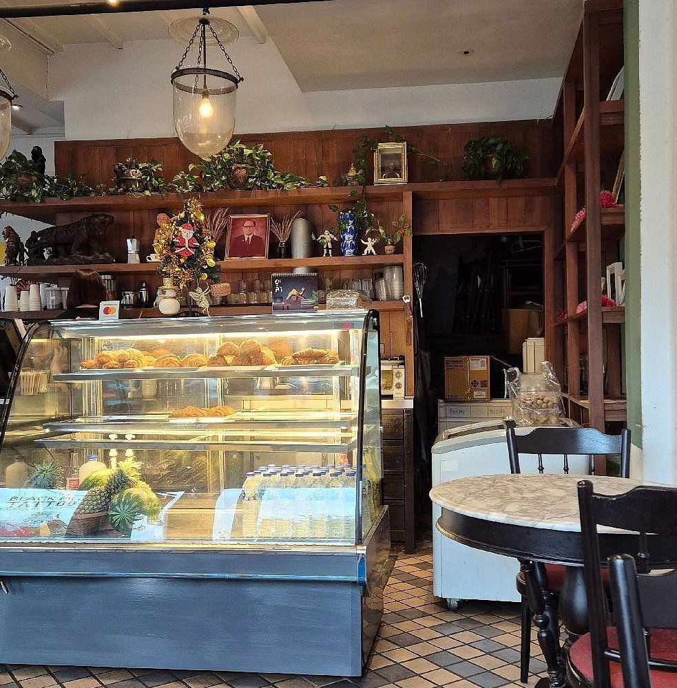 Elefin Café, Restaurant in Pathum Wan