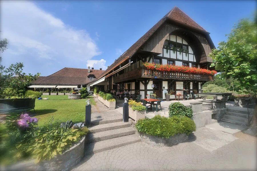 Zum Bauernhof restaurant in Ulmiz, Switzerland