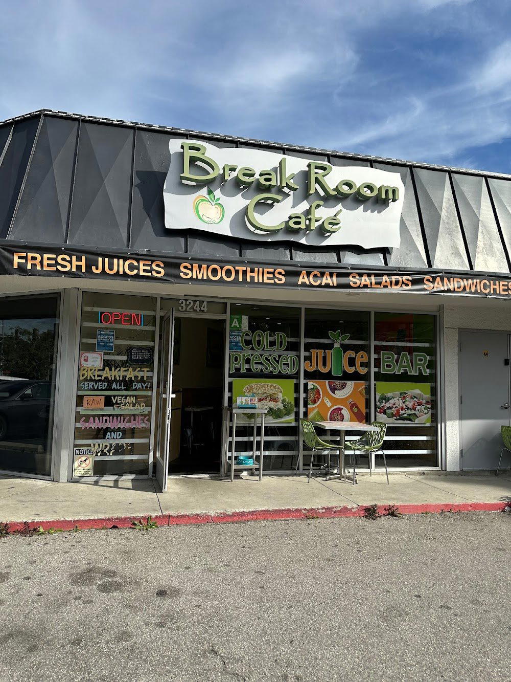 Breakroom Juice Bar & Cafe restaurant in Los Angeles, United States